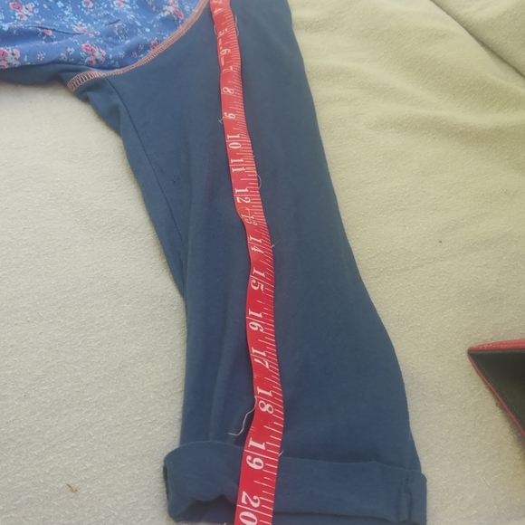 Crafty floral and blue shirt - Picture 5 of 7